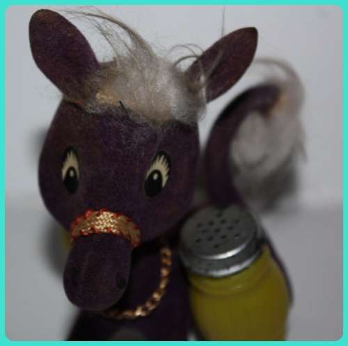 THE COOLEST KITSCH PURPLE FLOCK DONKEY CRUET SET EVER JUST FUN