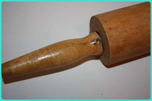 VINTAGE WOODEN ROLLING PIN