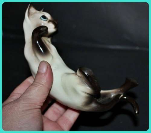 LOVELY PORCELAIN SIAMESE CAT FISH BOWL FIGURINE (D) BOWL NOT INCLUDED