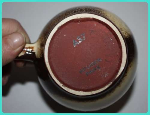 VINTAGE KRUGER PARK SOUVENIR MUG DEPICTING TO IMPALA MARKED UNDERNEATH A37 KRUGER PARK