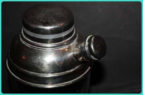 VINTAGE ART DECO EPNS MADE IN ENGLAND COCKTAIL SHAKER