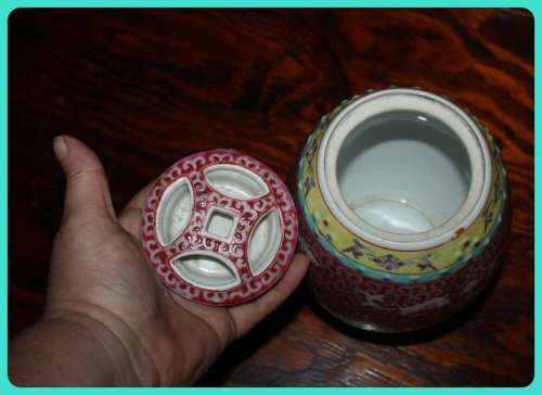 VINTAGE CHINESE PORCELAIN YELLOW TURQUOISE FAMILLE ROSE PINK GINGER JAR  OBLONG SHAPE RECESSED LID