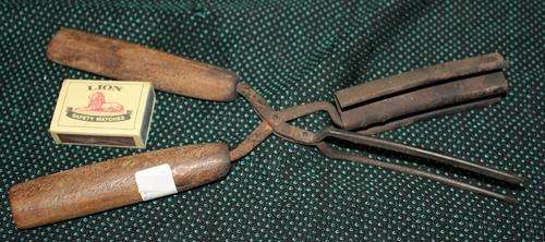 VINTAGE HEATING CRIMPING TONGS