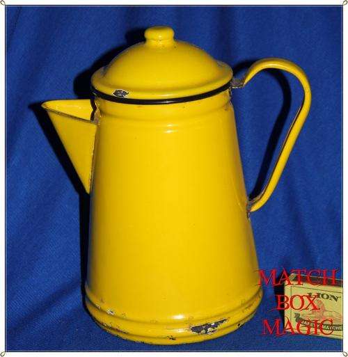 YELLOW ENAMEL COFFE POT WITH LID