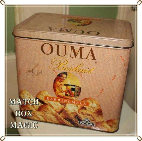 NICE COLLECTIBLE OUMA RUSKS TIN LARGE