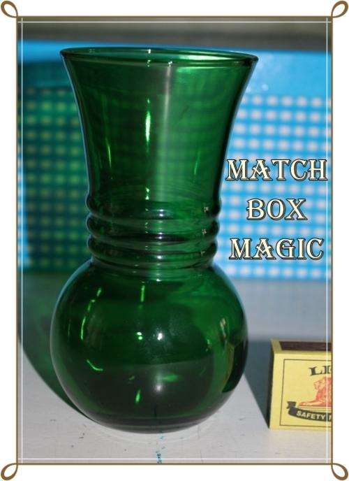 BEAUTIFUL GREEN GLASS VASE UNUSUAL SHAPE
