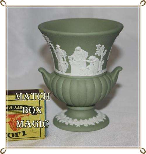 GREEN WEDGEWOOD JASPERWARE URN NO 72