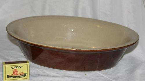BOURNE DENBY MADE IN ENGLAND PIE DISH LARGE