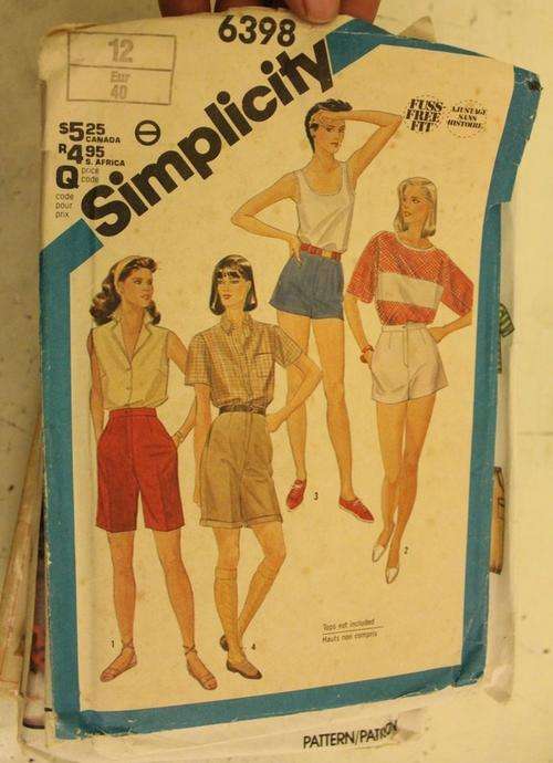 SIMPLICITY PATTERN 6398 SIZE 12 LADIES SHORTS