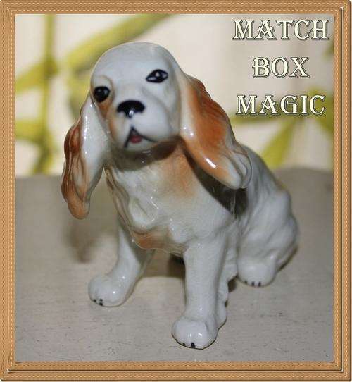 LOVELY SPANIEL FIGURINE MARKED WITH NUMBER 20 AND A MAKERS MARK UNDERNEATH