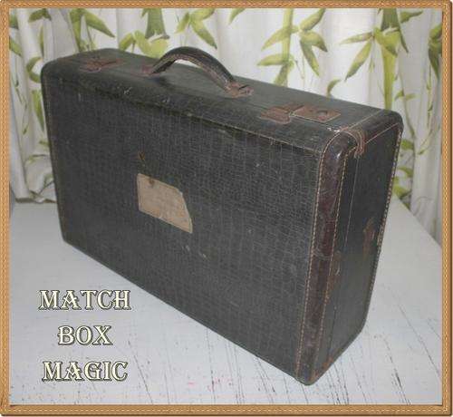 VINTAGE FOUX CROCODILE SKIN TRAVEL SUITCASE JUST LOVELY SEE PIC OF LABEL