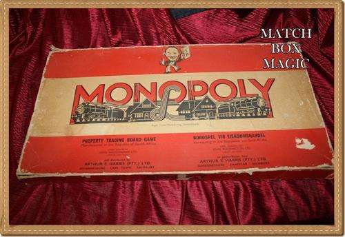 RARE FIND VERY OLD MONOPOLY SET  TAKE A LOOK SEE PHOTOS FOR FULL DESCRIPTION BOARD IN VERY GOOD CON
