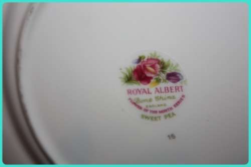 ROYAL ALBERT FLOWER OF THE MONTH SERIES APRIL SWEET PEA