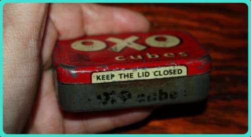VINTAGE OXO CUBES TIN   NICE TO ADD TO A COLLECTION