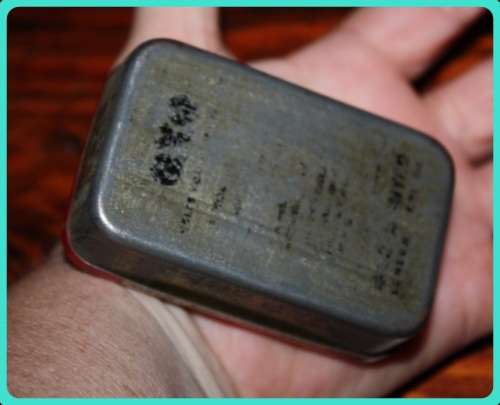 VINTAGE OXO CUBES TIN   NICE TO ADD TO A COLLECTION