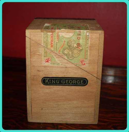 TALL SPANERA HAVANA CIGAR BOX VINTAGE WITH ORIGINAL LABELS IN  GOOD CONDITION HINGED LID