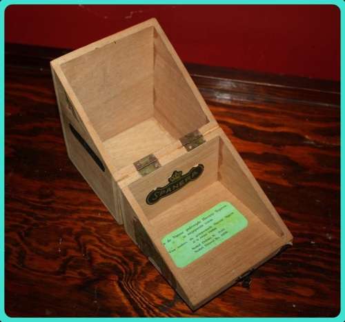 TALL SPANERA HAVANA CIGAR BOX VINTAGE WITH ORIGINAL LABELS IN  GOOD CONDITION HINGED LID
