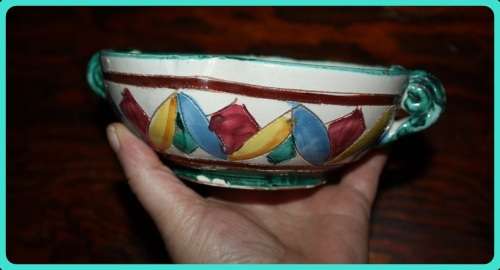 PRETTY HAND PAINTED POTTERY BOWL FROM ITALY