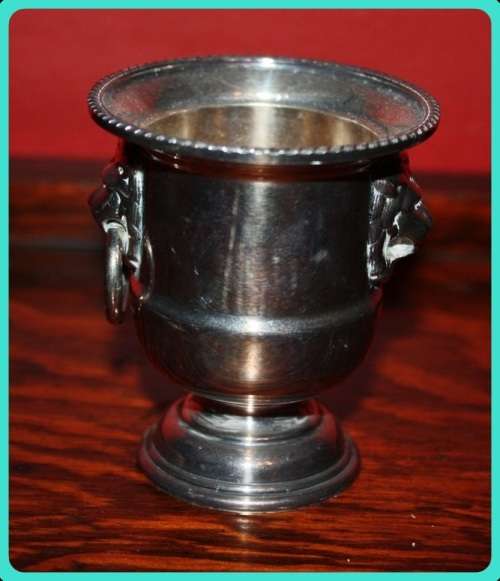 VINERS OF SHEFFIELD ENGLAND SILVER PLATED LION HEAD HANDLE URN SMALL