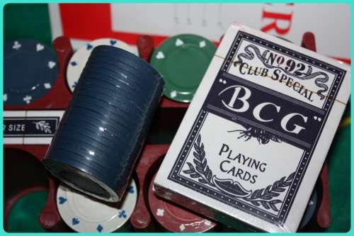 CASINO STYLE TEXAS HOLD EM POKER SET AS NEW  CHIPS AND CARDS STILL SEALED  COMPLETE