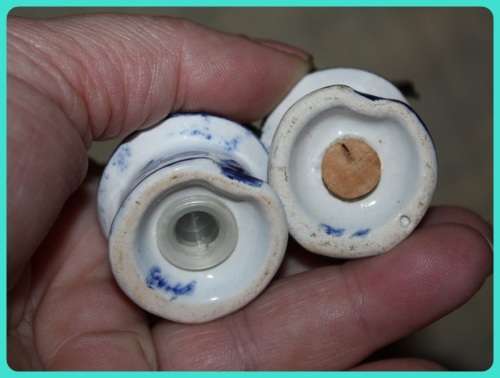 UNUSUAL DELFT HOLLAND WINDMILL SALT AND PEPPER SET WITH METAL BLADES THAT TURN