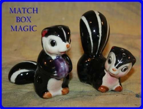 SALT AND PEPPER SET  SKUNKS VINTAGE