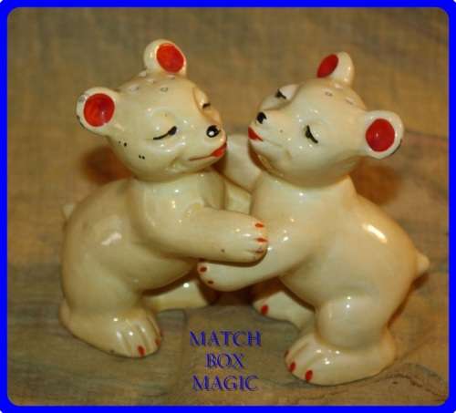 SALT AND PEPPER SET TEDDY BEARS HUGGING NUMBERED UNDERNEATH