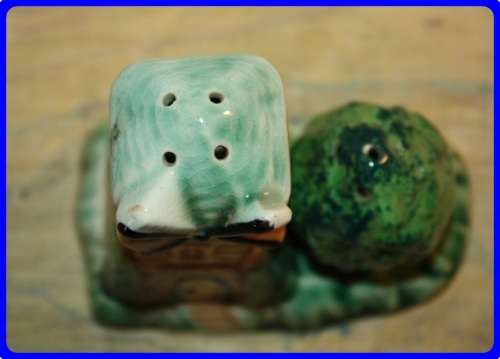 SALT AND PEPPER SET WINDMILL AND BUSH MADE IN JAPAN