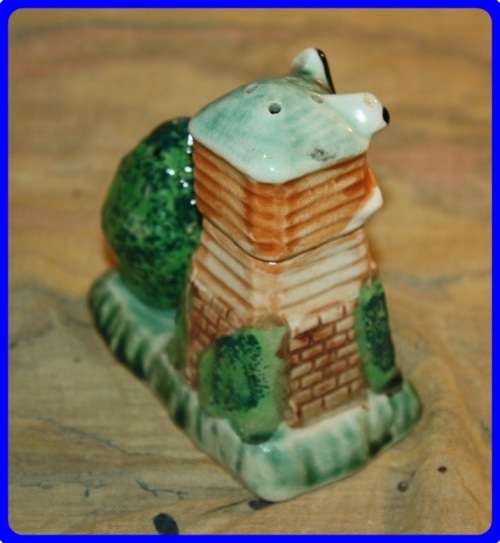 SALT AND PEPPER SET WINDMILL AND BUSH MADE IN JAPAN