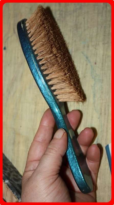 VINTAGE DRESSING TABLE SET IN BOX INCLUDES MIRROR HAIRBRUSH COMB AND CLOTHS BRUSH LOVELY COLOUR