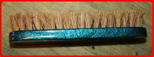 VINTAGE DRESSING TABLE SET IN BOX INCLUDES MIRROR HAIRBRUSH COMB AND CLOTHS BRUSH LOVELY COLOUR
