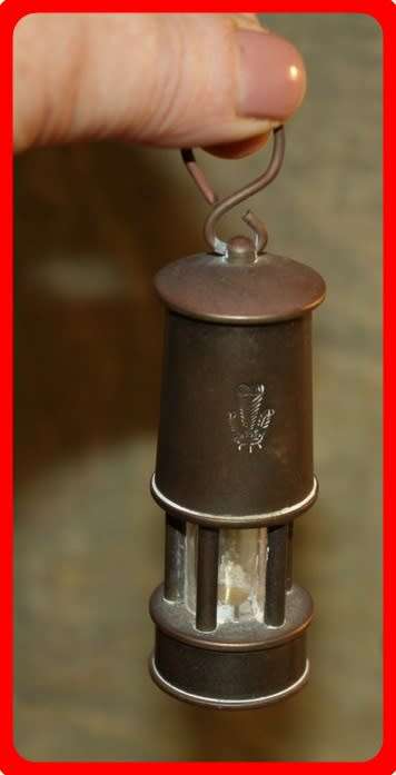 SMALL BRASS REPLICA LANTERN NICE PRINTERS TRAY ITEM