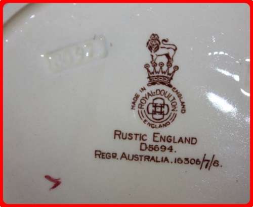 ROYAL DOULTON " RUSTIC ENGLAND" DISH  D5694 (D)