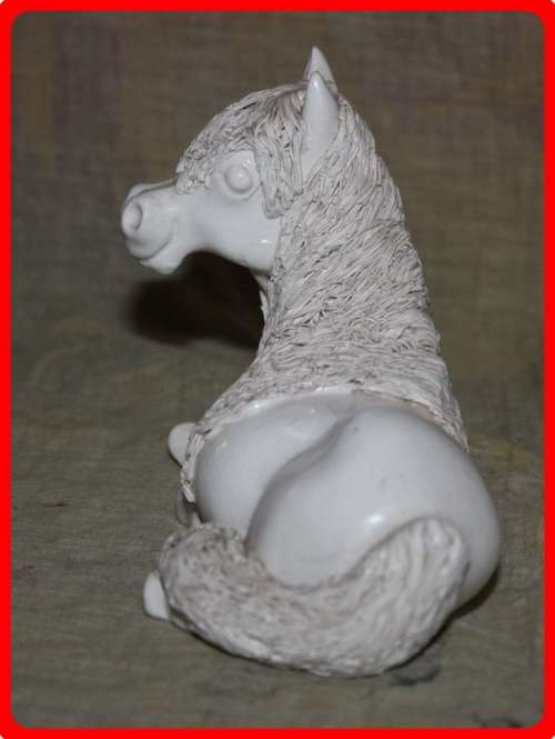 CHEVAL CERAMICS SPAGHETTI HAIR PONY LYING DOWN LARGE