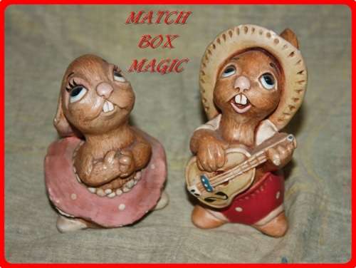 PAIR OF PENDELFIN HAND PAINTED STONECRAFT BUNNY RABBITS VERY COLLECTIBLE