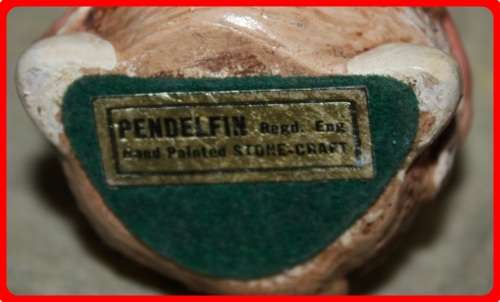 PAIR OF PENDELFIN HAND PAINTED STONECRAFT BUNNY RABBITS VERY COLLECTIBLE