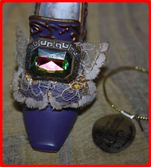 COLLECTABLE SHOE BAROQUE SPLENDOR  FROM THE STEPPING IN TIME ORNAMENT COLLECTION.   PURPLE WITH  LAB