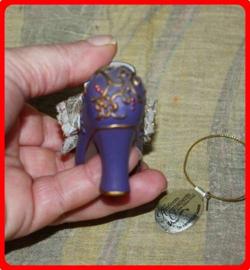 COLLECTABLE SHOE BAROQUE SPLENDOR  FROM THE STEPPING IN TIME ORNAMENT COLLECTION.   PURPLE WITH  LAB