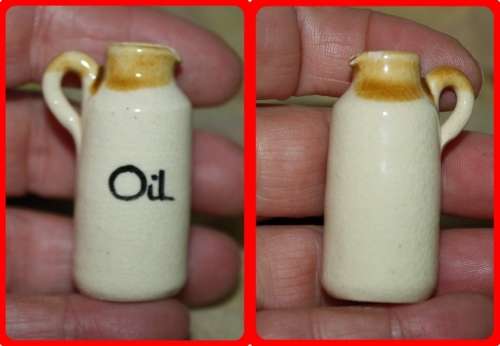 FOUR MINIATURE ITEMS 2X VASES 1X OIL JUG 1 X TANKARD(D)