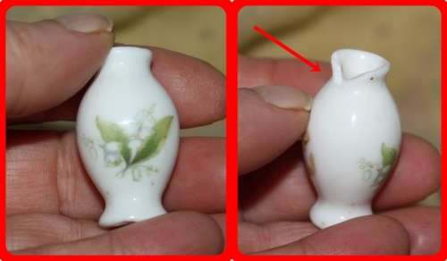 FOUR MINIATURE ITEMS 2X VASES 1X OIL JUG 1 X TANKARD(D)