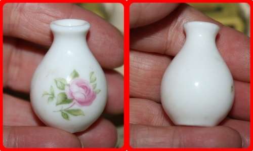 FOUR MINIATURE ITEMS 2X VASES 1X OIL JUG 1 X TANKARD(D)