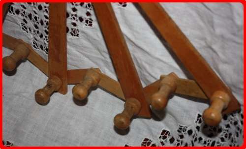 CHILDREN'S COAT RACK WOODEN CONCERTINA