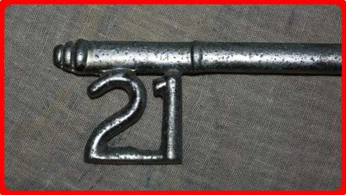 21ST BIRTHDAY KEY METAL VINTAGE