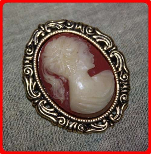 PRETTY CAMEO SILHOUETTE BROOCH REPLICA