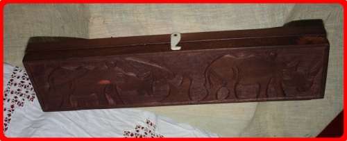 BEAUTIFUL VINTAGE MANCALA BOARD GAME HAND CARVED WITH RHINO ELEPHANT AND GIRAFFE