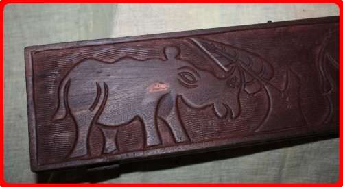 BEAUTIFUL VINTAGE MANCALA BOARD GAME HAND CARVED WITH RHINO ELEPHANT AND GIRAFFE