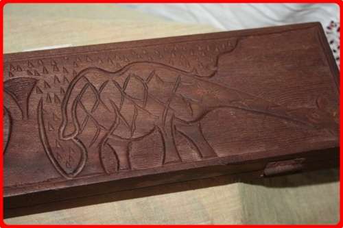 BEAUTIFUL VINTAGE MANCALA BOARD GAME HAND CARVED WITH RHINO ELEPHANT AND GIRAFFE