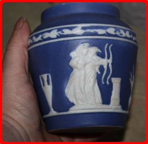 VASE BLUE AND WHITE IN STYLE OF WEDGEWOOD