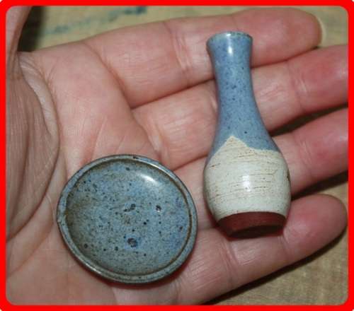 SMALL POTTERY DRIP GLASS BOTTLE WITH PLATE