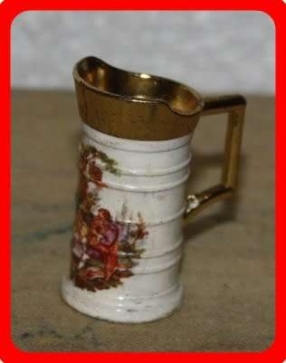 UNUSUAL TANKARD WITH ROMANCE SCENE PRINTERS TRAY ITEM HEIGHT 5 CM